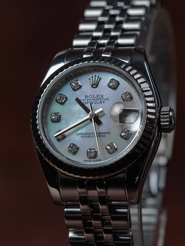 Rolex Lady-Datejust 26 — Mother of Pearl Diamond Dial
