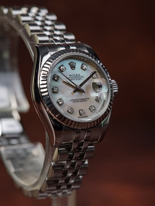 Rolex Lady-Datejust 26 — Mother of Pearl Diamond Dial